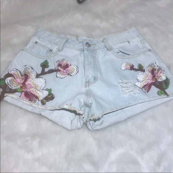 ETWO Tennessee Threads  Embroidered shorts - Picture 3 of 9